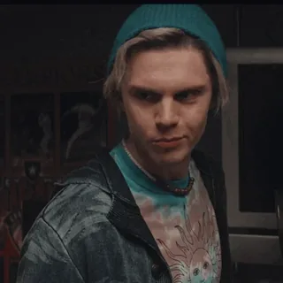 Evan Peters